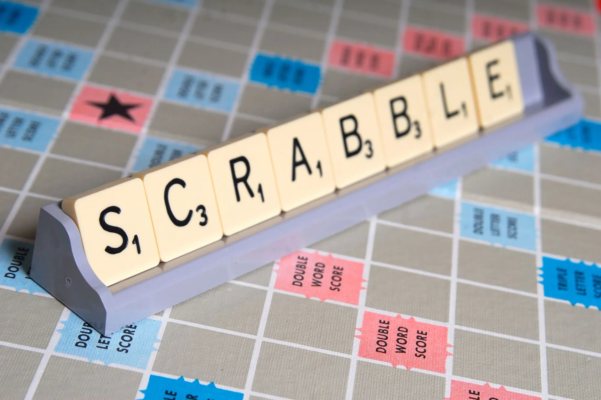 Sei der beste Spieler am Tisch mit Scrabblemania