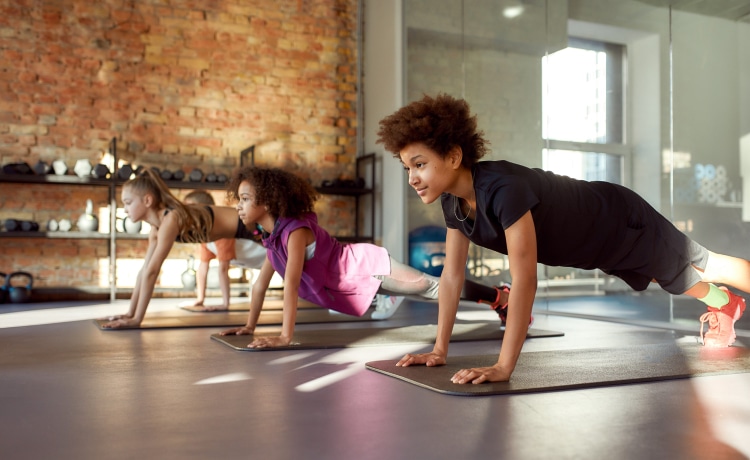 Der Einstieg in die Kraft: Ihr Weg zur Fitness durch geführtes Training