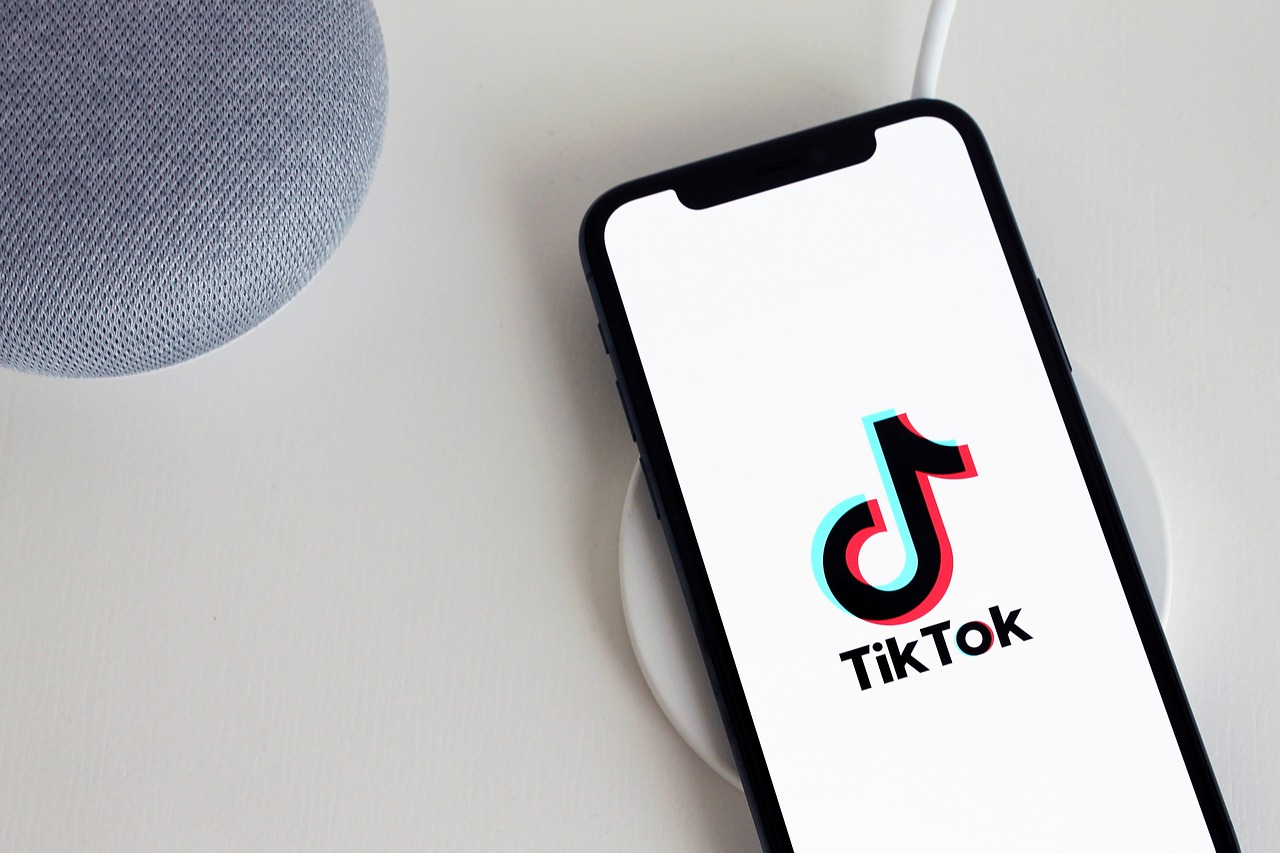 TikTok Views kaufen: Ist es legal und sicher? AboLöwe erklärt dir alles