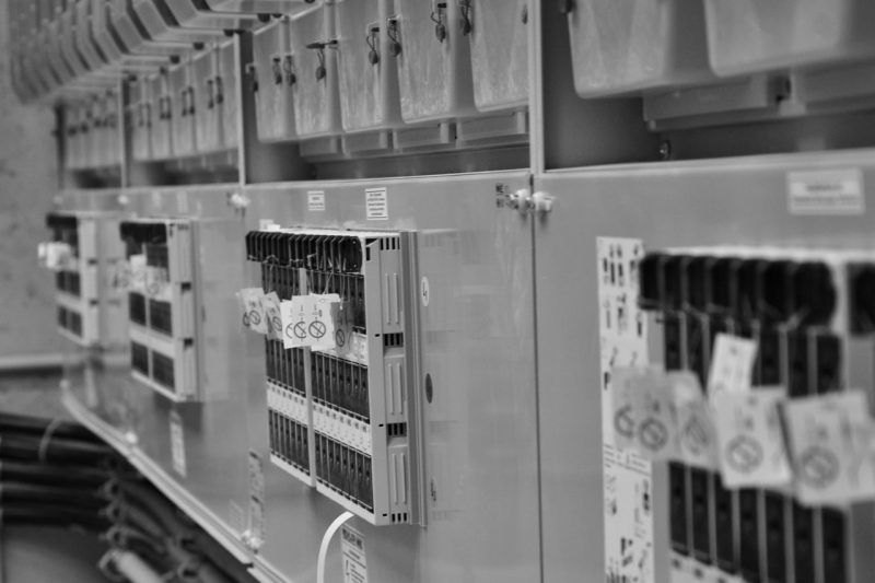 Welche technischen Anforderungen bei der DGUV V3 Prüfung und der VDE Prüfung erfüllt werden müssen