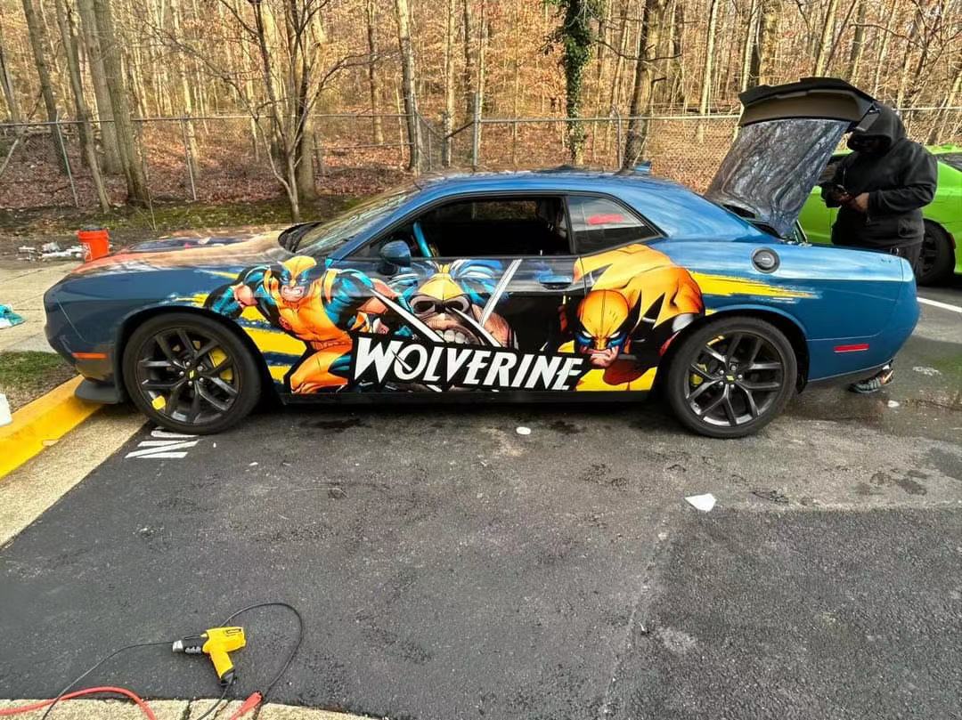 Anime Folierung Auto: Verwandeln Sie Ihr Fahrzeug in ein rollendes Kunstwerk mit Itasha-Designs